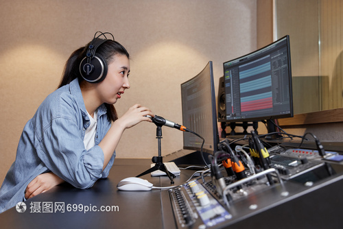 專業錄音棚調音監聽人員