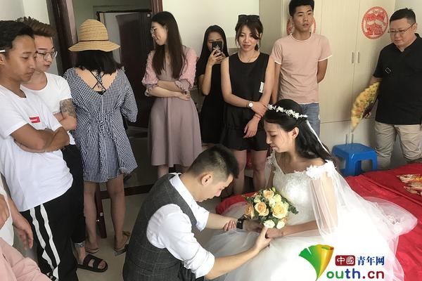 卡拉格:切爾西簽加納喬是敗筆,因為他在看臺上玩手機