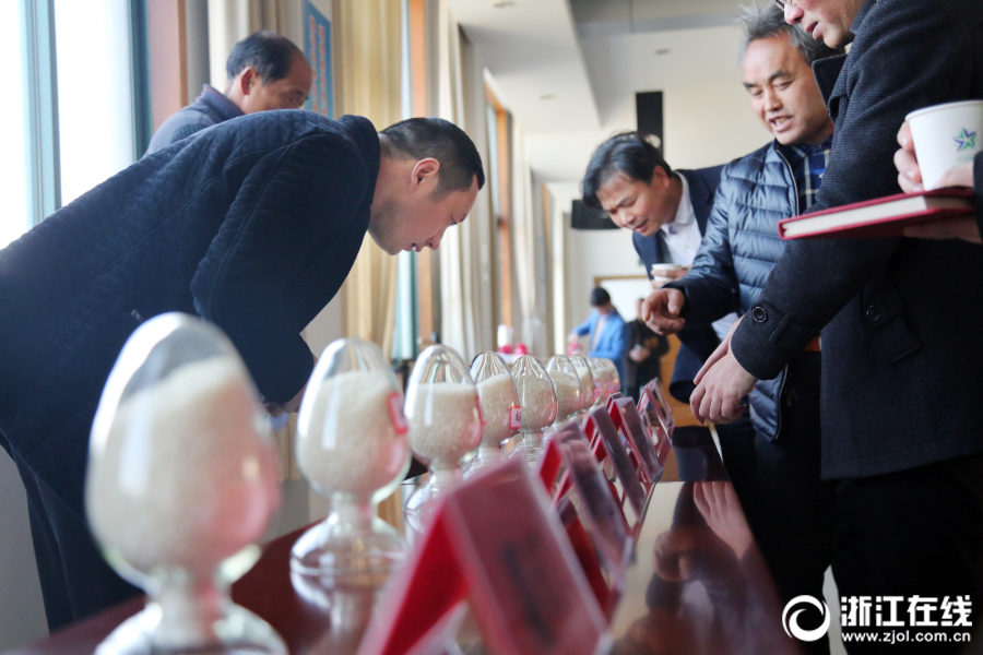 痰梗在喉，不吐不快？將痰咽下去，究竟會不會給身體造成傷害？